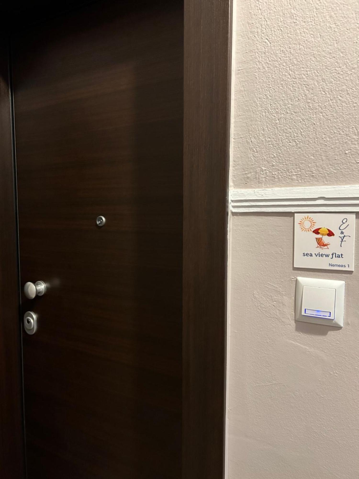 E & F Sea View Flat Apartman Néa Péramos Kültér fotó