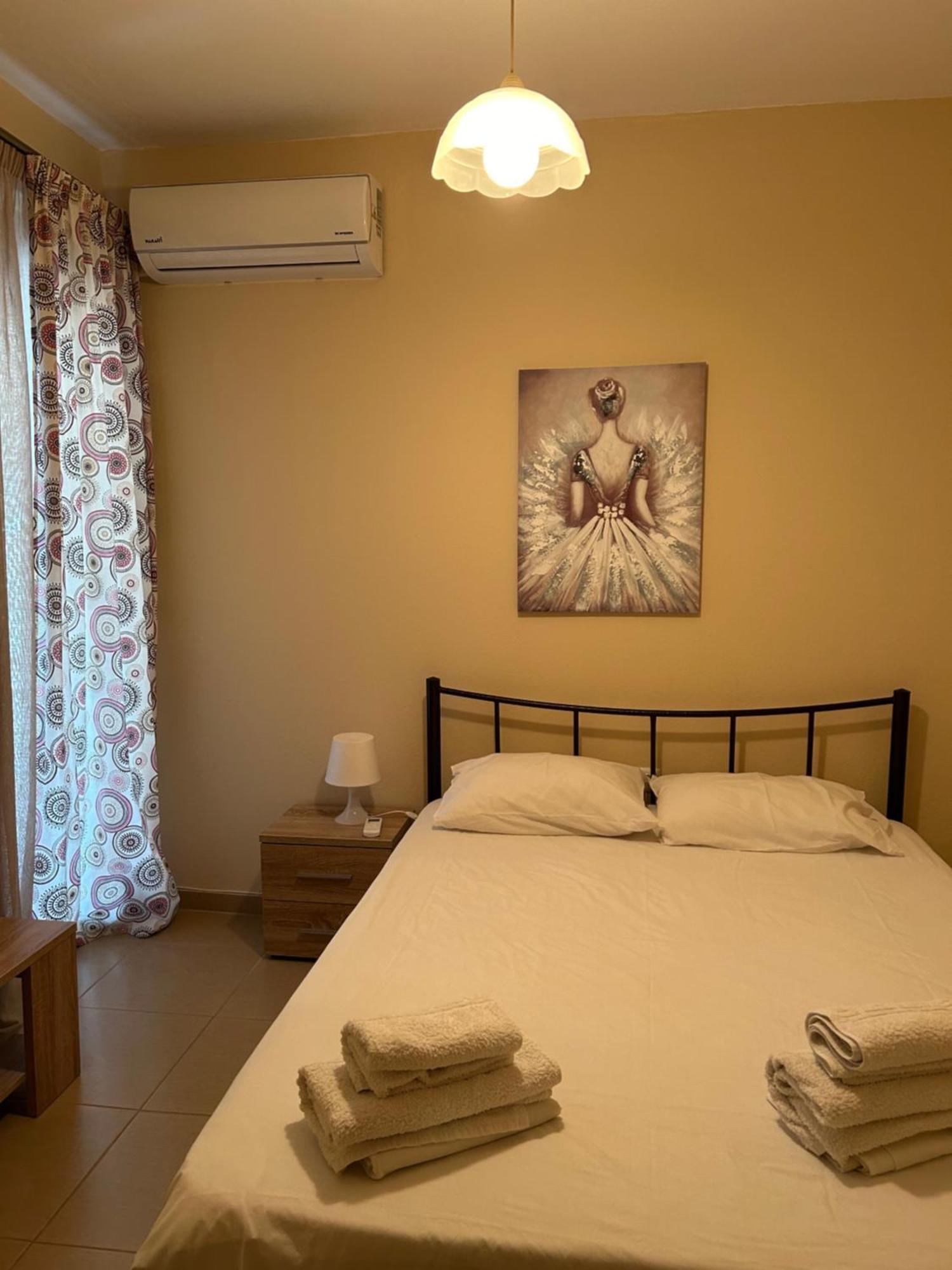 E & F Sea View Flat Apartman Néa Péramos Kültér fotó